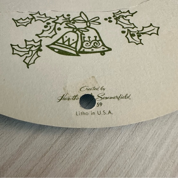 Vintage Litho Christmas Card Hawthorne & Sommerfield Unused USA Round Ornament - Picture 5 of 5